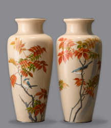 Парные вазы с изображением ласточек на ветвях нандина