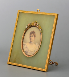 Рамка с миниатюрным портретом Великой Княгини Анастасии Николаевны