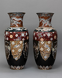 Парные вазы с изображением драконов и птиц Хо-о
