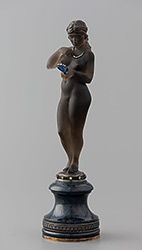Скульптура «Девушка с зеркалом»