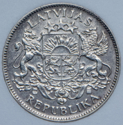 Набор из 2 сер  монет (страны Европы) (в слабах)