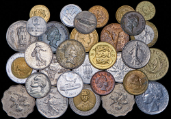 Набор из 64 монет (страны мира)