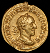 Ауреус. Траян. Рим империя