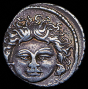 Денарий. Легат Плавтий Планкус. Рим республика