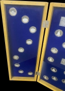 Комплект из 37 медалей и 6 плакет "Архитектурное наследие России  Москва" (в п/у)