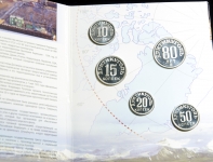 Памятный набор серебряных новоделов разменных знаков о. Шпицберген "80 лет"