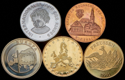 Набор из 12 памятных медалей 1913-1999 (страны мира)