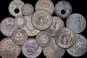 Набор из 31 сер  монет (страны мира)