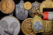 Набор из 19 жетонов и медалей "Спорт" 1898-1994 (страны мира)