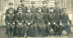 Фотография "Служащие пожарной части. г. Симбирск"