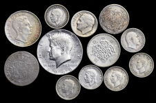 Набор из 12-ти сер. монет (страны мира)