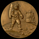 Медаль "Первый человек на Луне Н. Армстронг. АМКОС" ММД